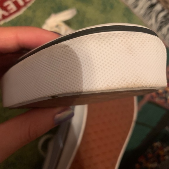 Vans - Picture 3 of 5